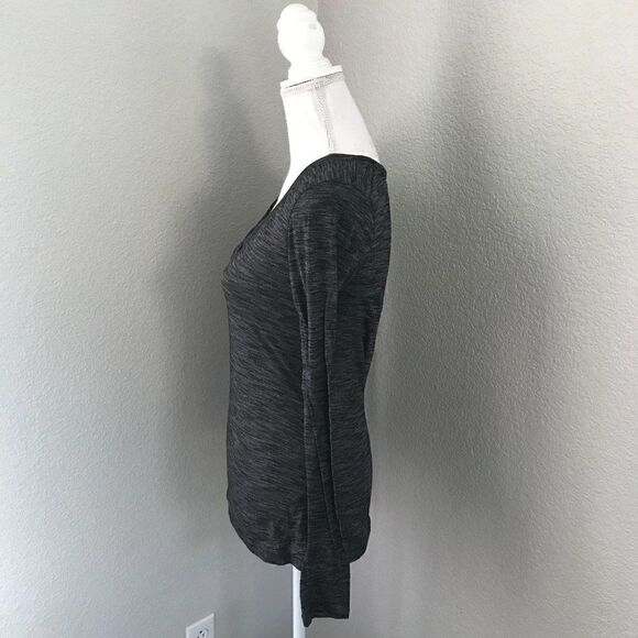 Lululemon Women V-Neck Long Sleeve Workout Shirt - Picture 2 of 10